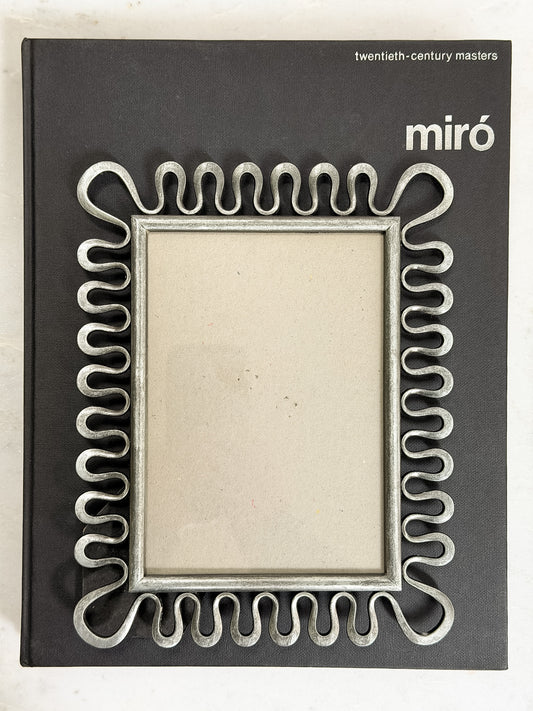 Metal Looped Edge Frame