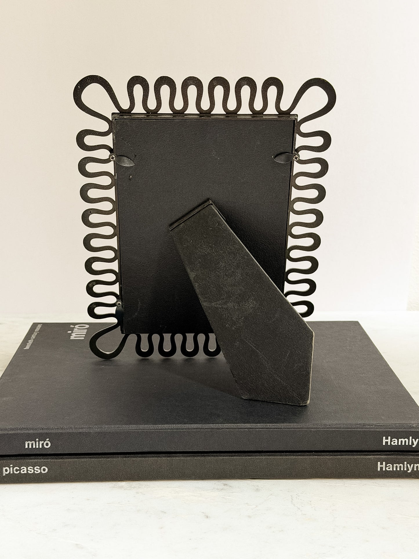 Metal Looped Edge Frame